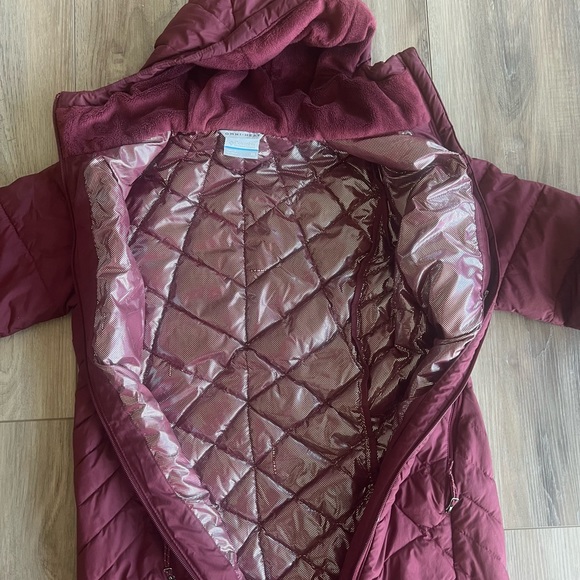 Woman’s Columbia coat - Picture 4 of 6